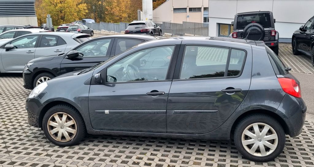 Renault Clio 136.000 km 2.800 &euro; Ruthweiler 66869