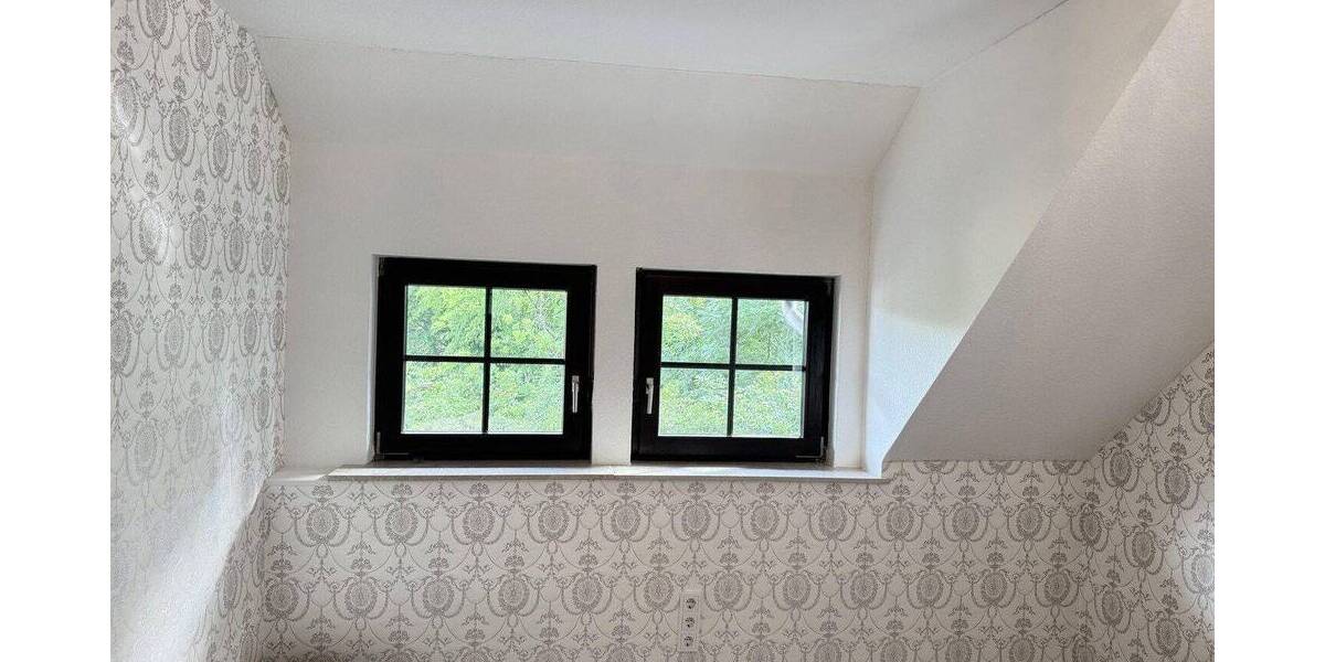 Einfamilienhaus Saarbrücken Dudweiler - 7 Zimmer, 140 m&sup2;, 199.000&euro; | Angebot:26840946