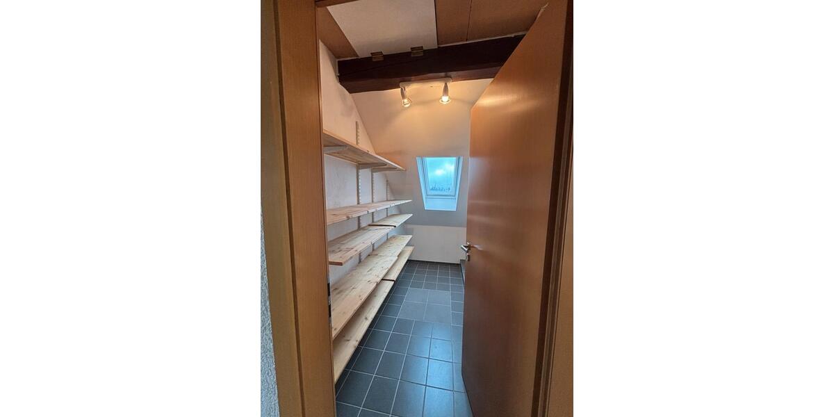 Dachgeschoßwohnung Homburg - 2 Zimmer, 75 m&sup2;, 700&euro; | Angebot:25932873