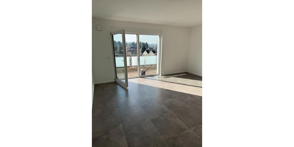 Etagenwohnung Schiffweiler - 1 Zimmer, 60 m&sup2;, 850&euro; | Angebot:25395684