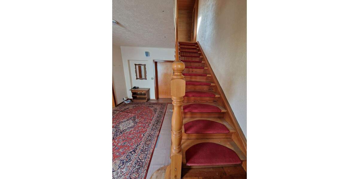 Einfamilienhaus Tholey - 8 Zimmer, 150 m&sup2;, 200.000&euro; | Angebot:25661343