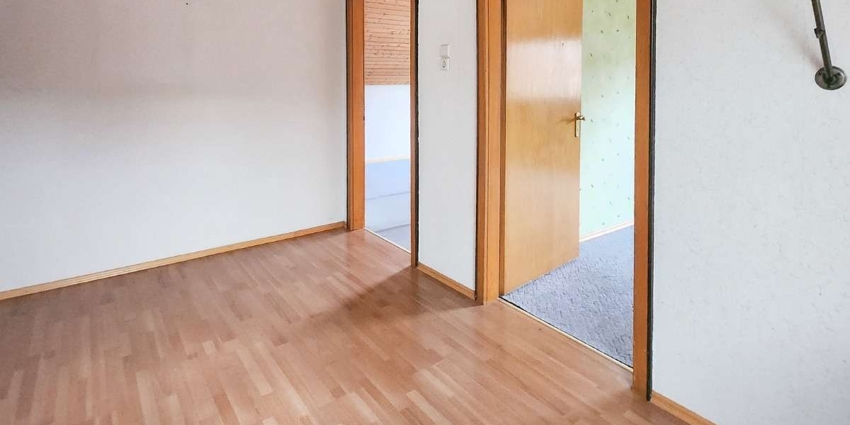 Wohn- und Geschäftshaus mit CaféLadenfläche und zwei Wohneinheiten in Steinbach am Glan - Mehrfamilienhaus, Wohnhaus Steinbach am Glan | Angebot:27159246
