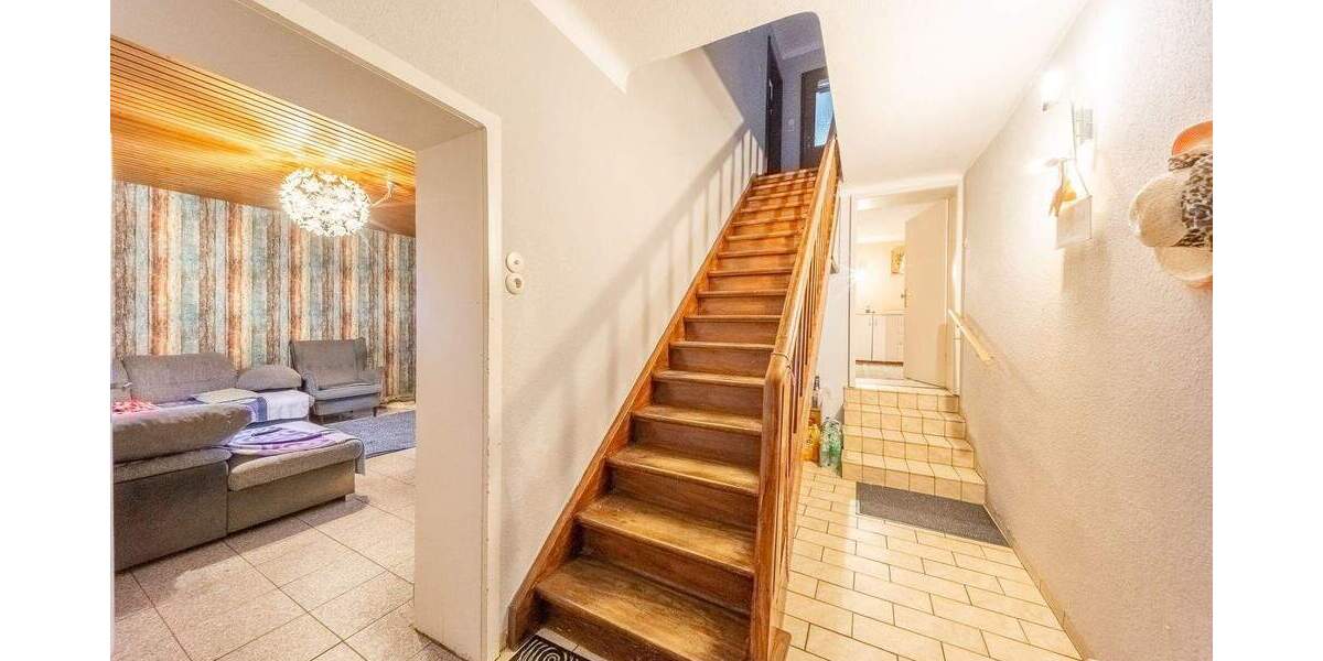Einfamilienhaus Dellfeld - 8 Zimmer, 214 m&sup2;, 165.000&euro; | Angebot:25691422