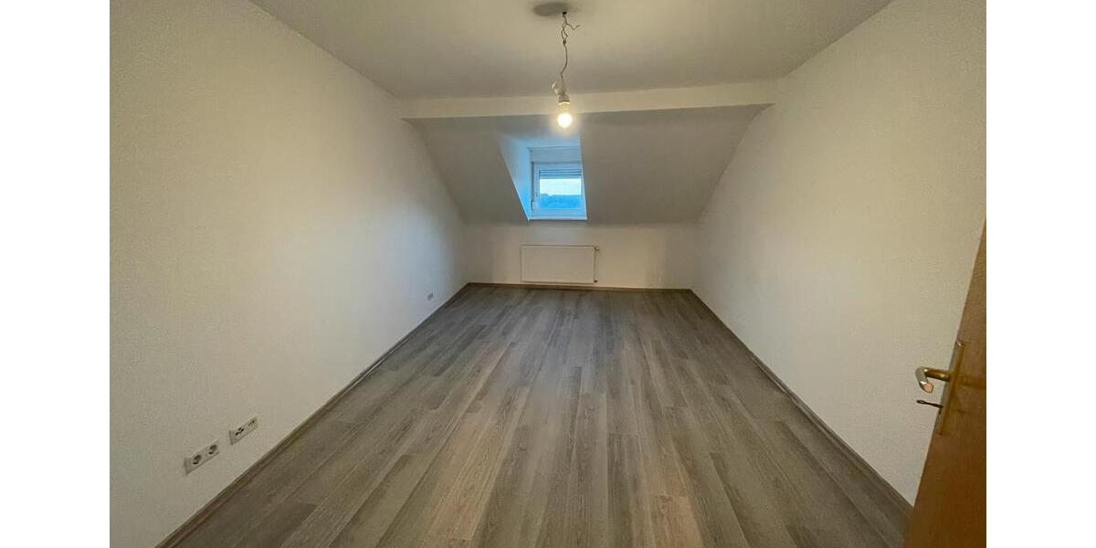Dachgeschoßwohnung Neunkirchen - 2 Zimmer, 70 m&sup2;, 470&euro; | Angebot:25254534