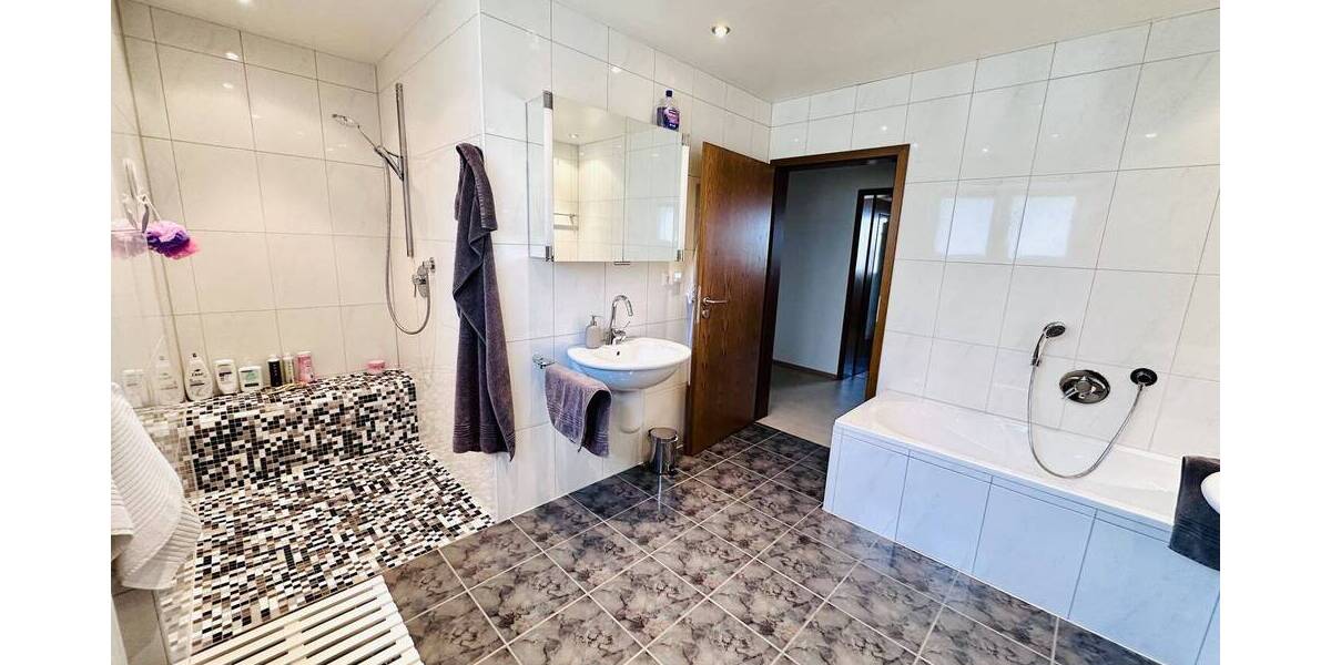 Einfamilienhaus Erzenhausen - 6 Zimmer, 224 m&sup2;, 495.000&euro; | Angebot:25939262