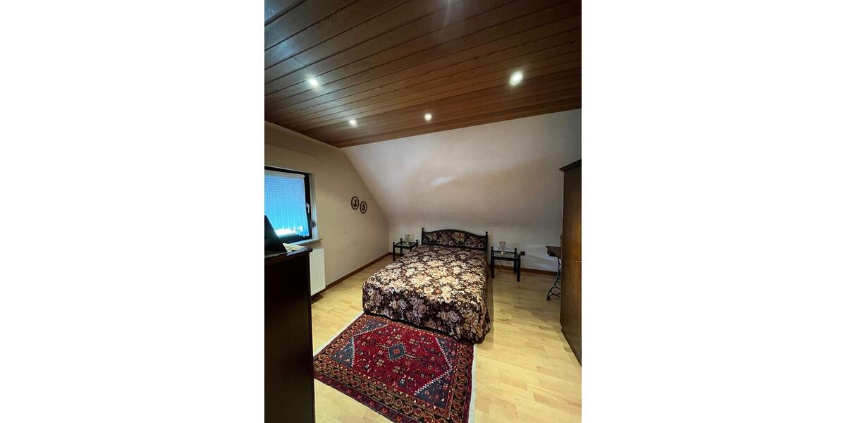 Einfamilienhaus Kirkel - 7 Zimmer, 150 m&sup2;, 320.000&euro; | Angebot:26122621