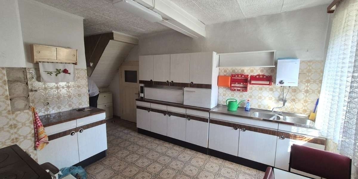 Vielseitiges Zweifamilienhaus mit Gewerbemöglichkeit, zahlreichen Stellplätzen u. idyllischem Garten - Mehrfamilienhaus, Wohnhaus Friedelhausen Friedelhausen | Angebot:27159287