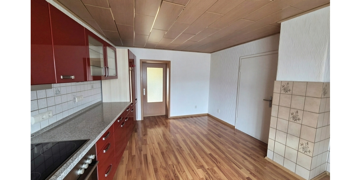 Reserviert-EFH mit Anbau, 2 Garagen & mehreren Stellplätzen – Renovierungsobjekt mit viel Potenzial für den schmalen Geldbeutel - Einfamilienhaus Gries | Angebot:27179286
