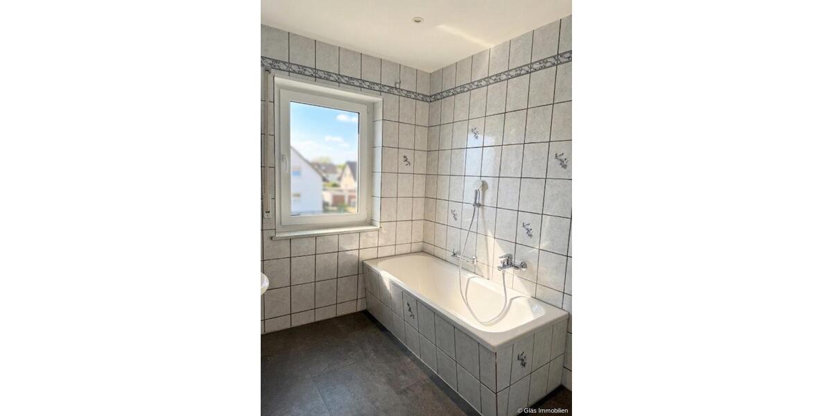 Dachgeschoßwohnung Ottweiler - 5 Zimmer, 97 m&sup2;, 750&euro; | Angebot:25892650