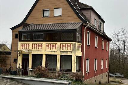 Haus Saarbrücken Dudweiler - 7 Zimmer, 168 m&sup2;, 150.000&euro; | Angebot:25745729