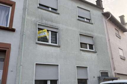 Haus Pirmasens - 6 Zimmer, 147 m&sup2;, 139.000&euro; | Angebot:24152462