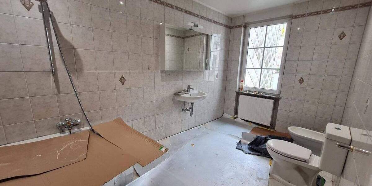 Etagenwohnung Saarbrücken St Arnual - 5 Zimmer, 98 m&sup2;, 1.000&euro; | Angebot:26928735