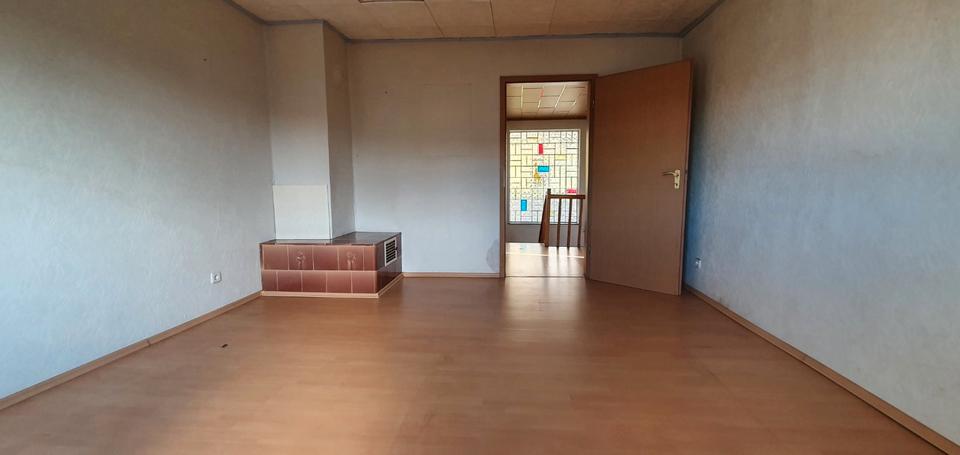 Einfamilienhaus Queidersbach - 7 Zimmer, 184 m&sup2;, 185.000&euro; | Angebot:26048223