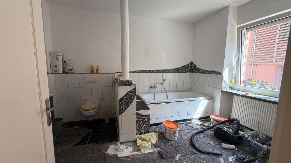 Reihenmittelhaus Pirmasens Innenstadt - 7 Zimmer, 181 m&sup2;, 159.000&euro; | Angebot:26261505