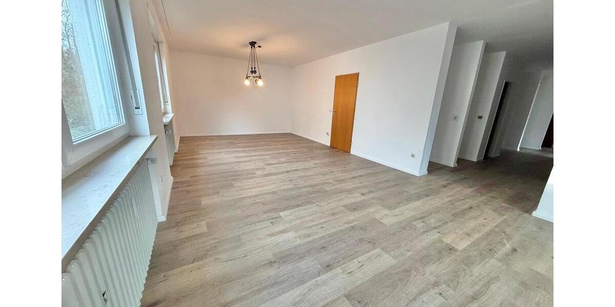 Erdgeschoßwohnung Homburg - 5 Zimmer, 140 m&sup2;, 1.650&euro; | Angebot:25648444