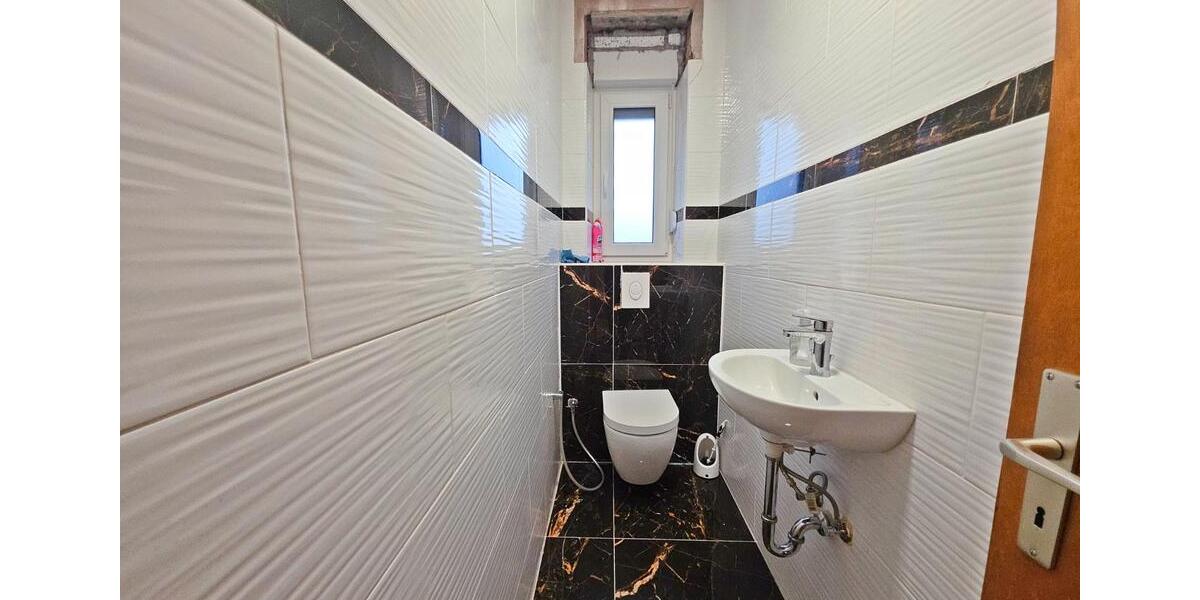 Reihenhaus Saarbrücken St. Arnual - 8 Zimmer, 170 m&sup2;, 290.000&euro; | Angebot:26114552