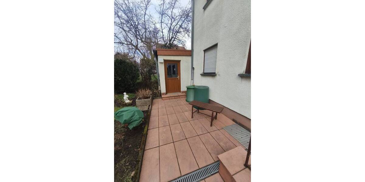 Attraktives Zweifamilienhaus in ruhiger Lage - Mehrfamilienhaus, Wohnhaus Schiffweiler Landsweiler | Angebot:26146960