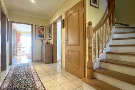 Haus Neunkirchen - 6 Zimmer, 210 m&sup2;, 395.000&euro; | Angebot:23421032