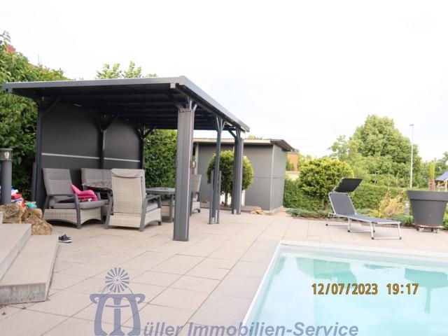 Repräsentatives Traumhaus mit Fernblick in bevorzugter Stadtrandlage von Zweibrücken - Villa Zweibrücken | Angebot:10658553