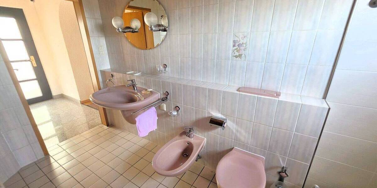 Mehrfamilienhaus, Wohnhaus Quierschied - 7 Zimmer, 170 m&sup2;, 225.000&euro; | Angebot:26804399