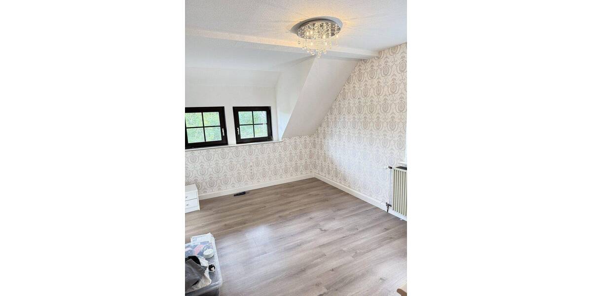 Einfamilienhaus Saarbrücken Dudweiler - 7 Zimmer, 140 m&sup2;, 199.000&euro; | Angebot:26840946