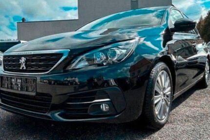 Peugeot 308 59.900 km 11.990 &euro; Saarbrücken 66117