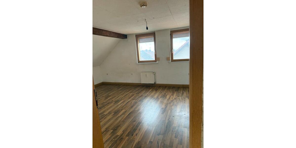 Dachgeschoßwohnung Friedrichsthal - 4 Zimmer, 90 m&sup2;, 750&euro; | Angebot:24651021