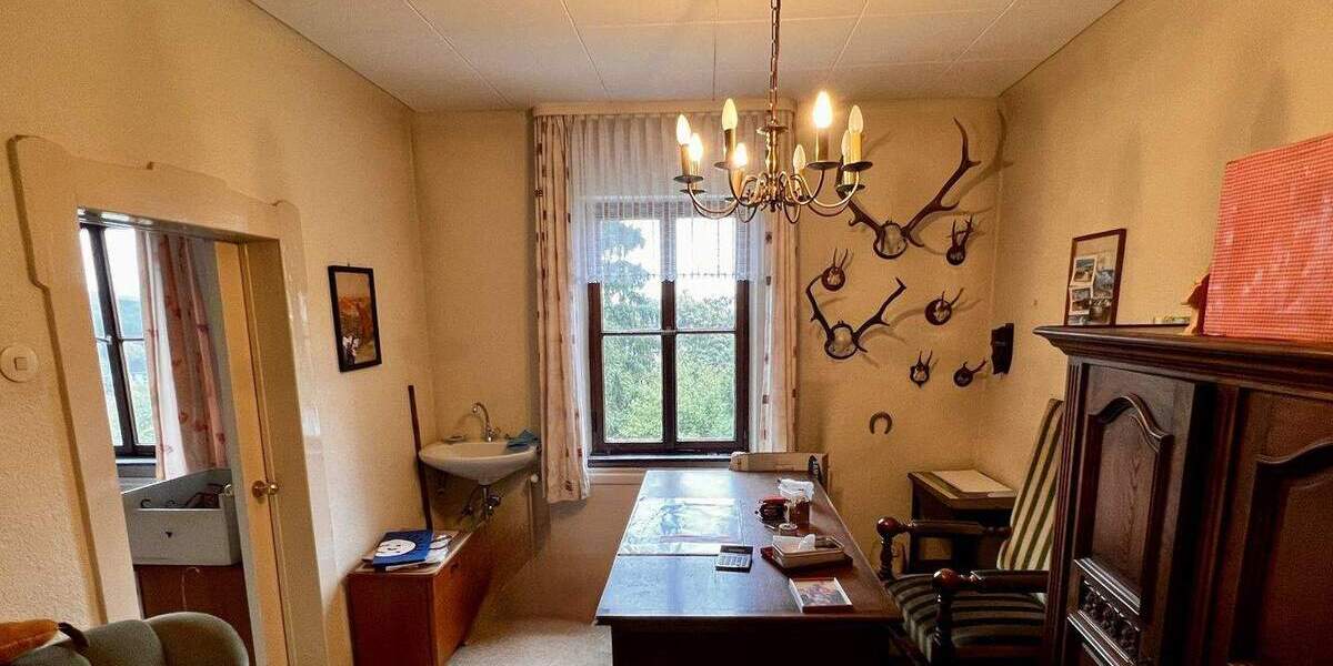 Einfamilienhaus Illingen - 7 Zimmer, 105 m&sup2;, 155.000&euro; | Angebot:25801738