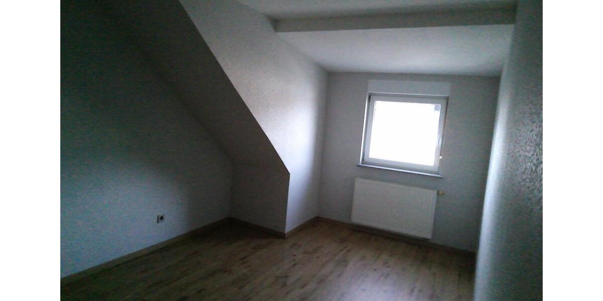 Dachgeschoßwohnung Quierschied - 4 Zimmer, 100 m&sup2;, 620&euro; | Angebot:25639253