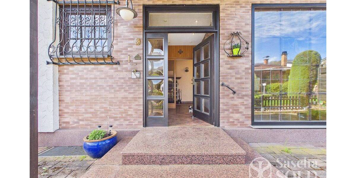 Großzügige Liegenschaft in ruhiger Waldrandlage - Pool, Sauna, Wintergarten, Balkon u. Doppelgarage - Einfamilienhaus Spiesen-Elversberg Elversberg | Angebot:26178654