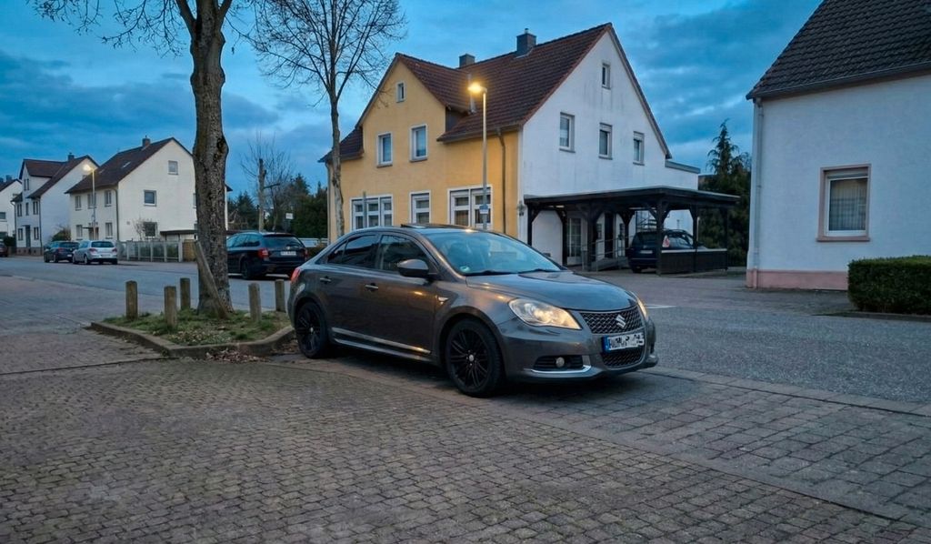 Suzuki Kizashi 99.000 km 9.990 &euro; Kirkel 66459