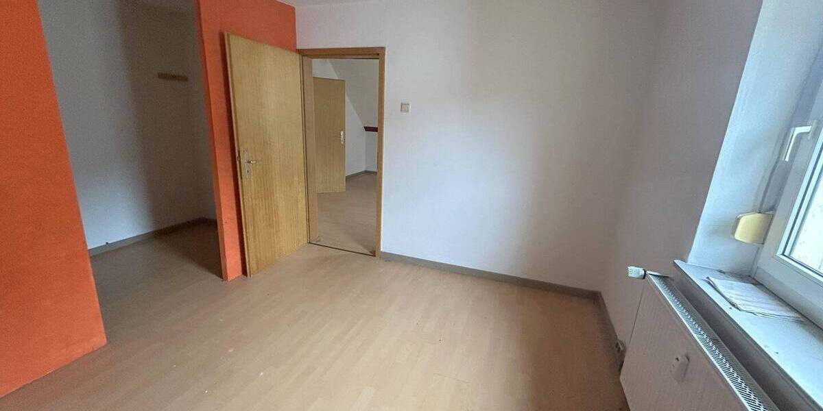 Mehrfamilienhaus, Wohnhaus Thaleischweiler-Fröschen / Thalfröschen Thalfröschen - 6 Zimmer, 219 m&sup2;, 199.000&euro; | Angebot:25684592