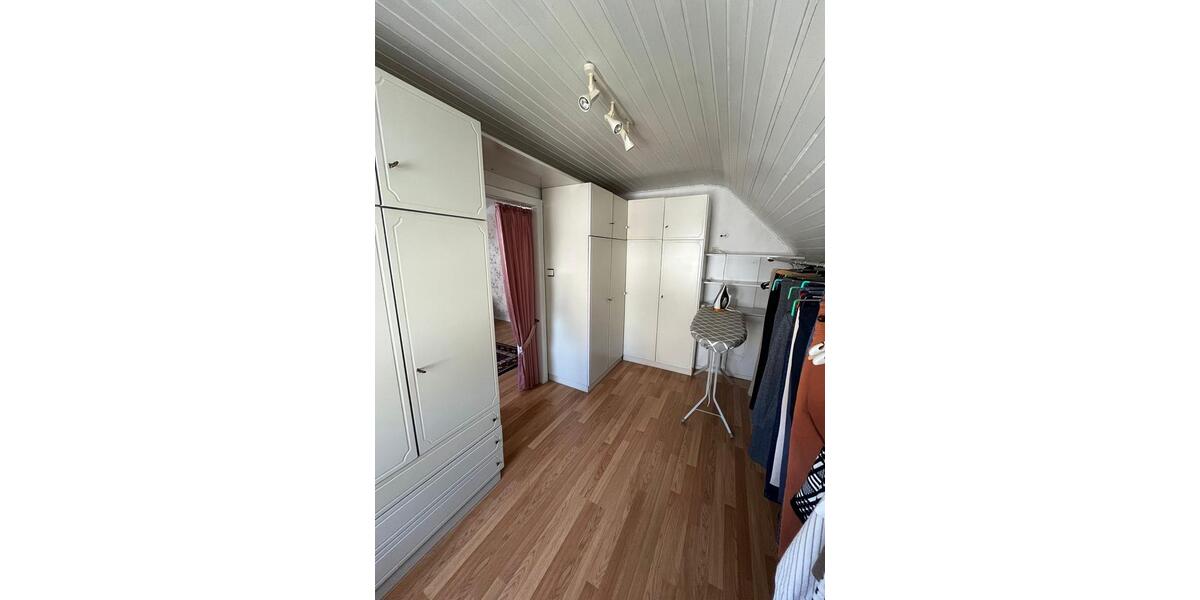 Einfamilienhaus Kirkel - 7 Zimmer, 150 m&sup2;, 320.000&euro; | Angebot:26122621