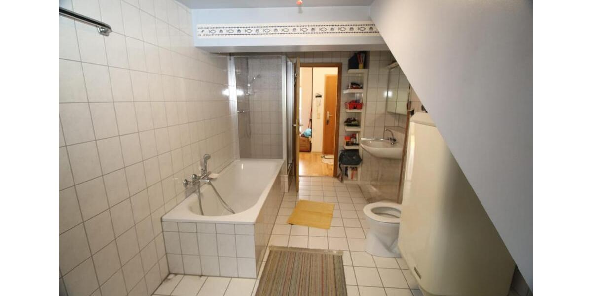 Dachgeschoßwohnung Sankt Ingbert - 2.5 Zimmer, 73 m&sup2;, 162.000&euro; | Angebot:26258865