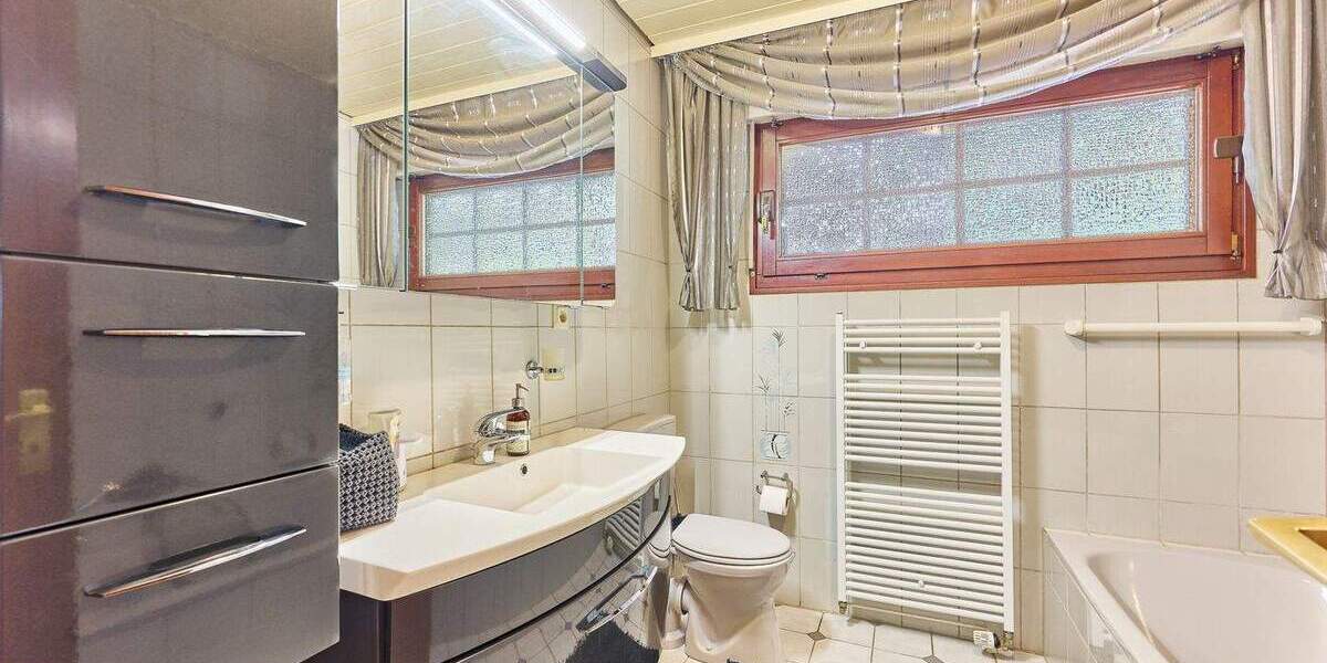 Einfamilienhaus Zweibrücken Rimschweiler - 7 Zimmer, 153 m&sup2;, 445.000&euro; | Angebot:25691369