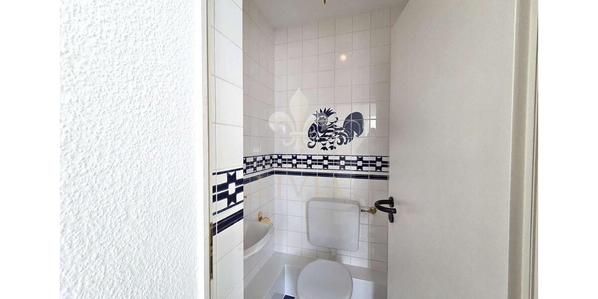 Etagenwohnung Saarbrücken Dudweiler - 5 Zimmer, 227 m&sup2;, 1.300&euro; | Angebot:25054278