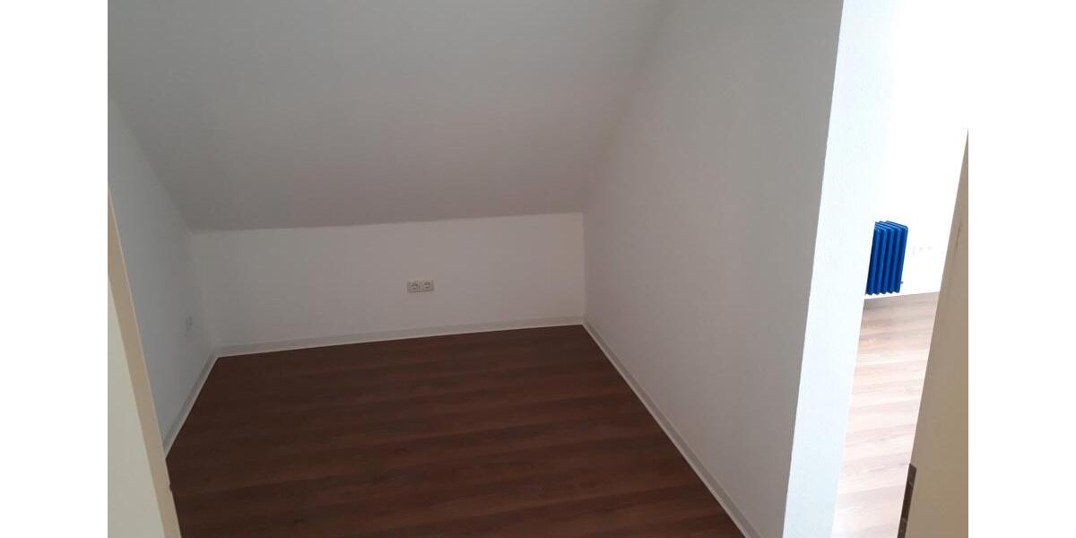 Dachgeschoßwohnung Bexbach - 4 Zimmer, 90 m&sup2;, 650&euro; | Angebot:26025748