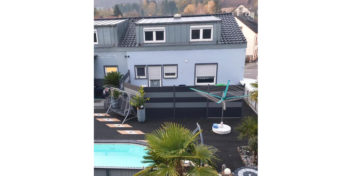 Etagenwohnung Saarbrücken Brebach-Fechingen - 5 Zimmer, 155 m&sup2;, 195.000&euro; | Angebot:26111977