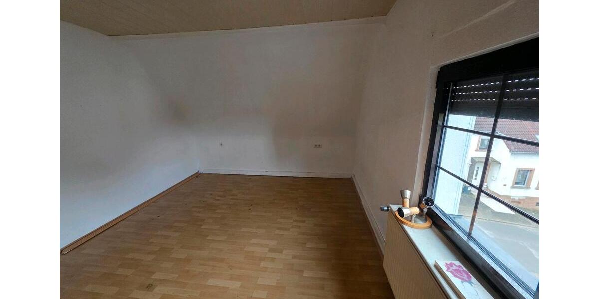 Etagenwohnung Merchweiler - 5 Zimmer, 84 m&sup2;, 660&euro; | Angebot:25941086