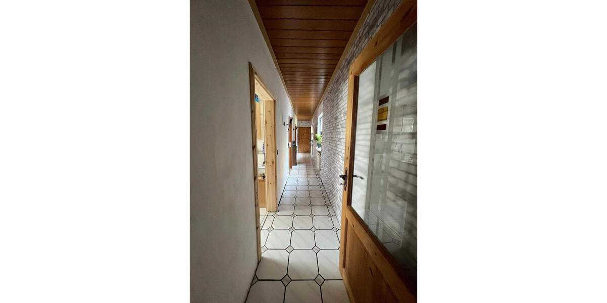 Reihenmittelhaus Friedrichsthal - 8 Zimmer, 200 m&sup2;, 197.000&euro; | Angebot:25686436