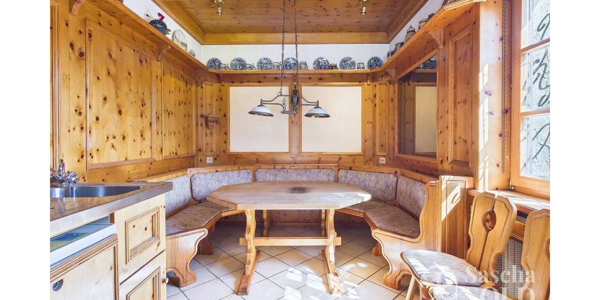 Großzügige Liegenschaft in ruhiger Waldrandlage - Pool, Sauna, Wintergarten, Balkon u. Doppelgarage - Einfamilienhaus Spiesen-Elversberg Elversberg | Angebot:26178654