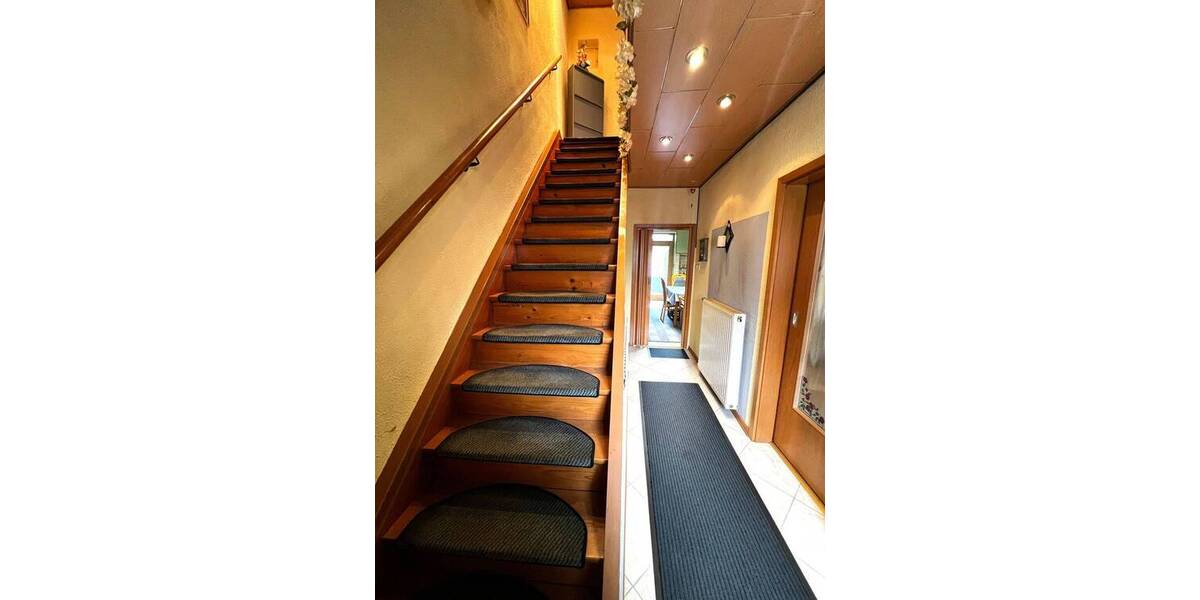 Einfamilienhaus Quierschied - 6 Zimmer, 130 m&sup2;, 165.000&euro; | Angebot:26609029