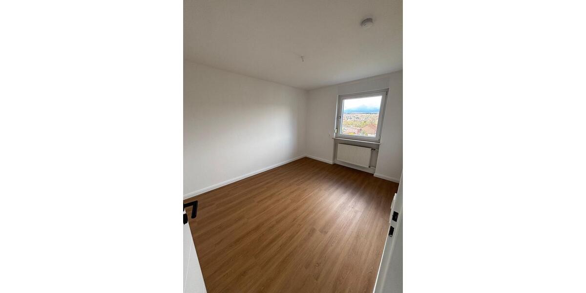 Etagenwohnung Sankt Ingbert - 3 Zimmer, 85 m&sup2;, 850&euro; | Angebot:25905780