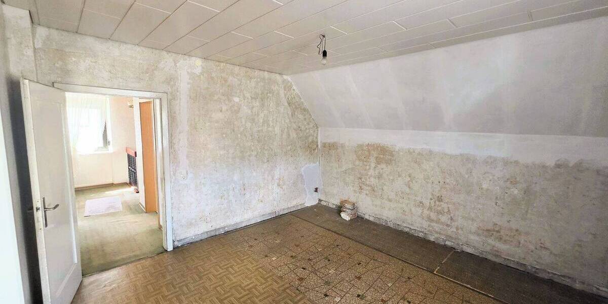 Mehrfamilienhaus, Wohnhaus Quierschied - 7 Zimmer, 170 m&sup2;, 225.000&euro; | Angebot:26804399