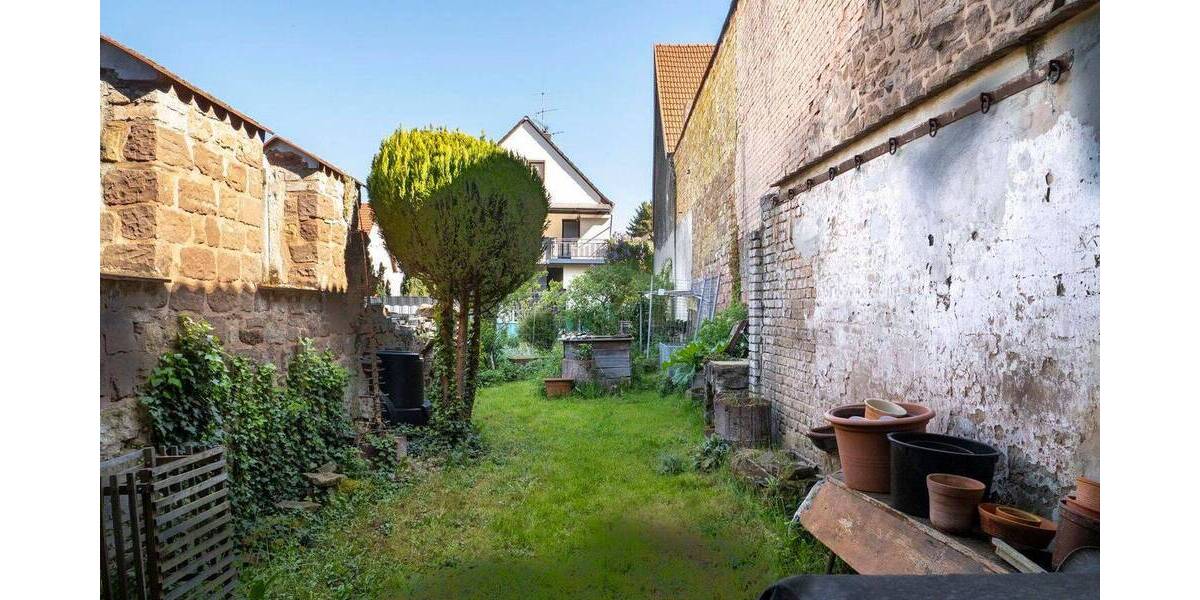 Mehrfamilienhaus, Wohnhaus Blieskastel Breitfurt - 7 Zimmer, 241 m&sup2;, 299.000&euro; | Angebot:25667229