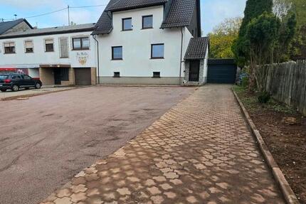 Haus Eppelborn - 7 Zimmer, 200 m&sup2;, 245.000&euro; | Angebot:27513948