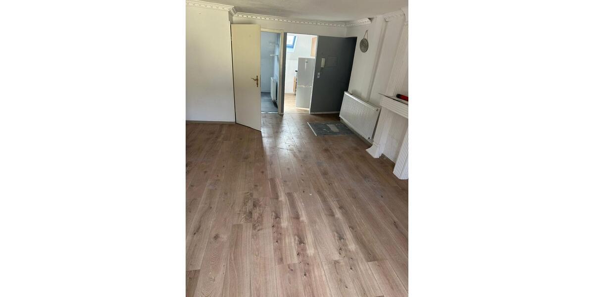 Etagenwohnung Schiffweiler - 1 Zimmer, 40 m&sup2;, 400&euro; | Angebot:26047353