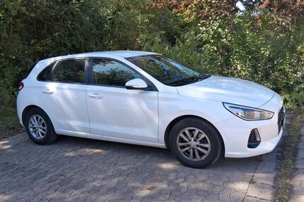 Hyundai i30 86.700 km 9.450 &euro; Saarbrücken 66130