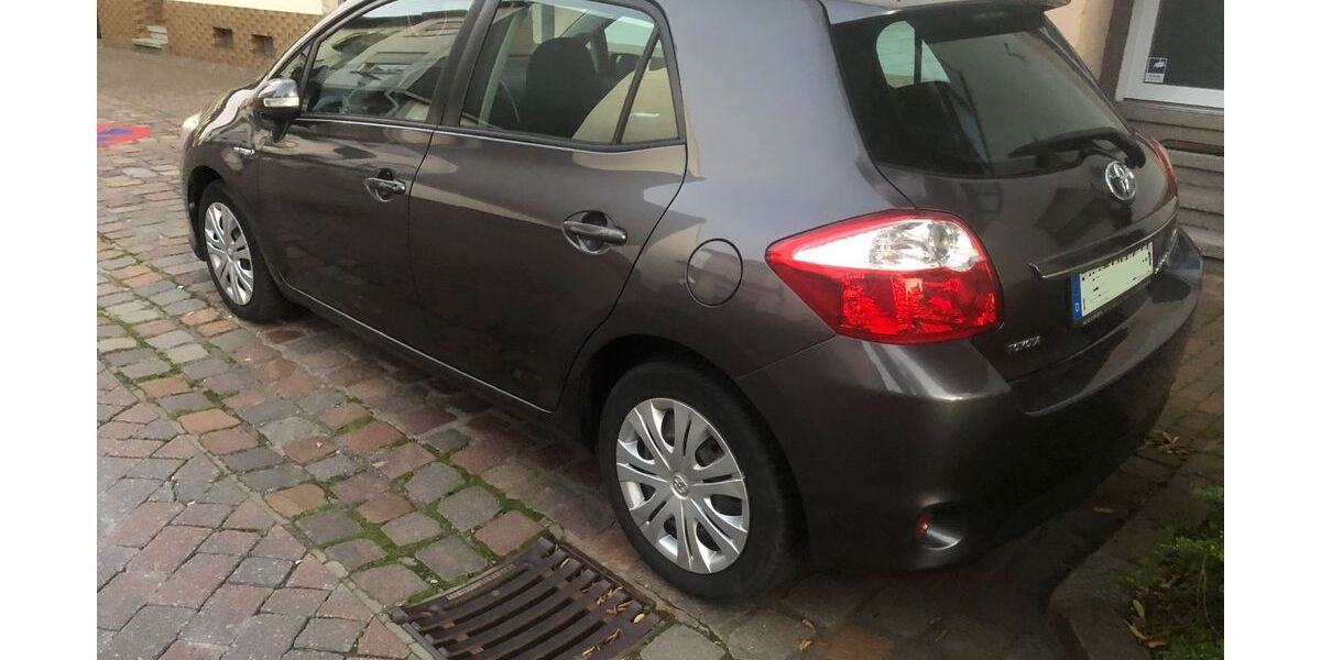 Toyota Auris 139.000 km 8.900 &euro; Ramstein-Miesenbach 66877