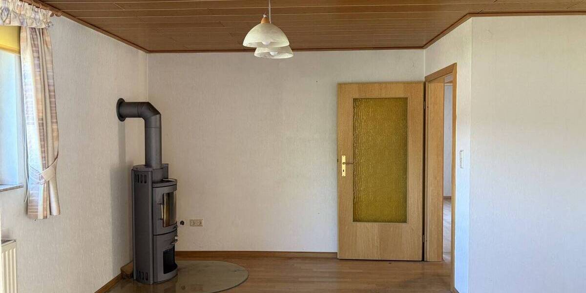 Mehrfamilienhaus, Wohnhaus Schiffweiler Stennweiler - 6 Zimmer, 158 m&sup2;, 198.000&euro; | Angebot:26434026